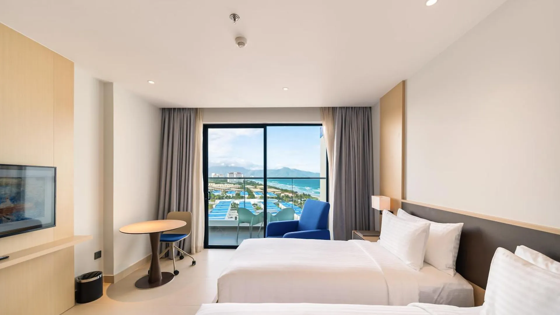 Happy Beach Seaview At The Arena Cam Ranh Resort